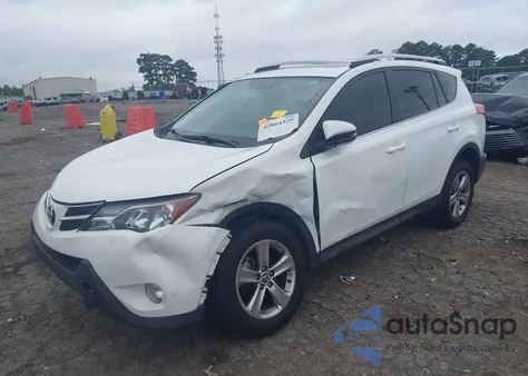 2015 Toyota Rav4 Xle z USA, uszkodzony, nr VIN 2T3WFREV2FW138001